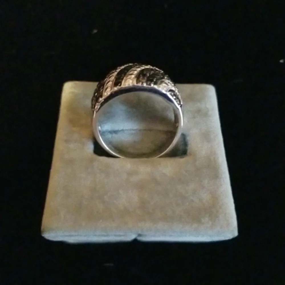 Silver ring with Diamonds - Picture 5 of 11